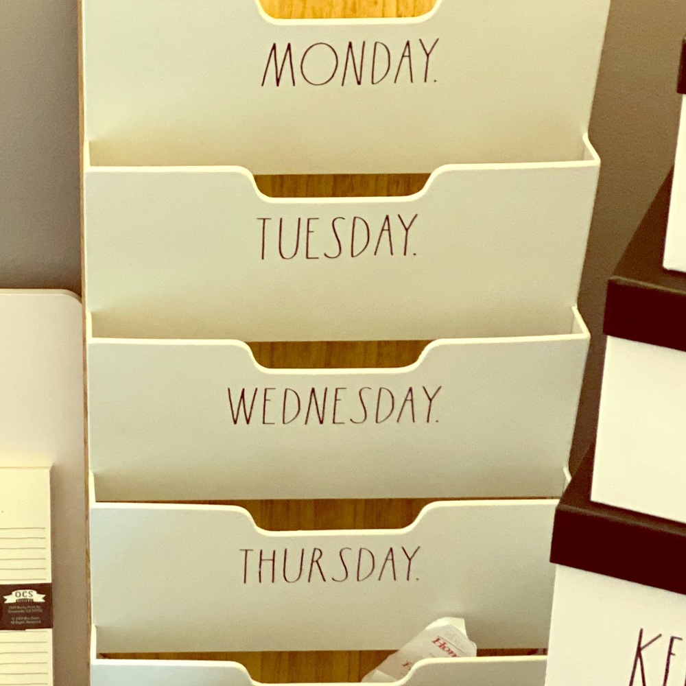 Monday-Friday wall organizer only.